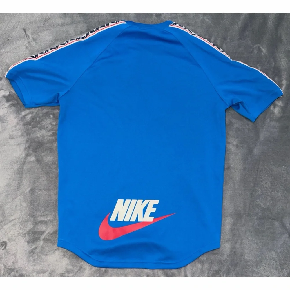 Nike Vibrant Jersey Tee